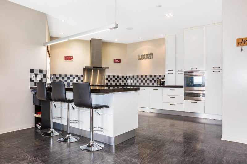 4 Helm Place, Whitby, Porirua - Carousel 2