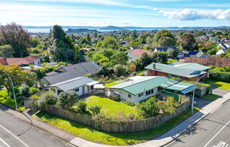 1 Highfield Place, Lynmore, Rotorua - Carousel 12