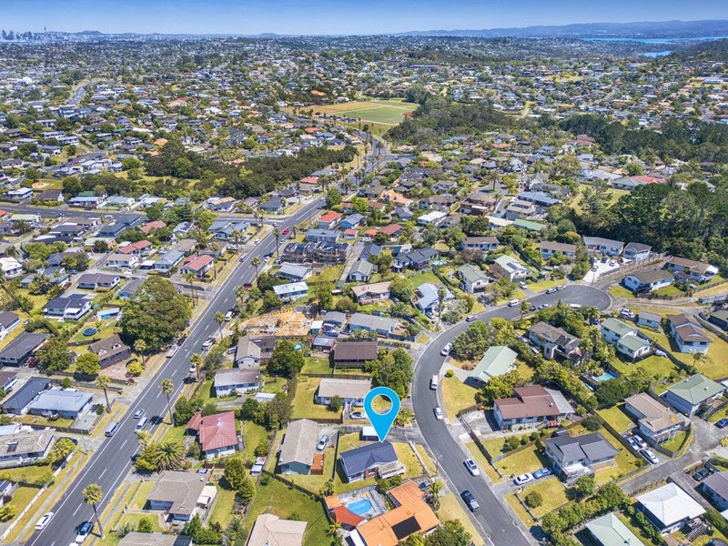 1/12 Jumento Place, Unsworth Heights, Auckland - Carousel 25