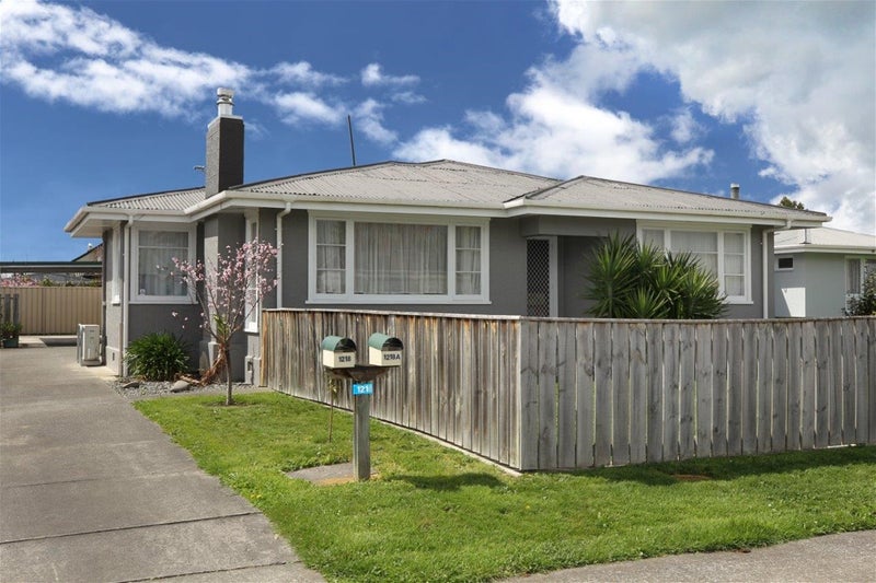 1218 Norfolk Crescent, Mayfair, Hastings - Carousel 1