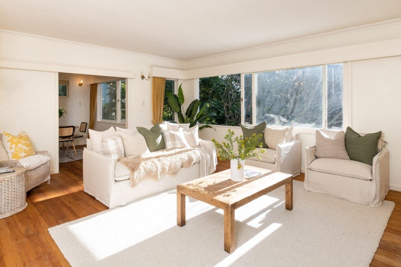 3 Cobden Crescent, Bluff Hill, Napier - Carousel 1