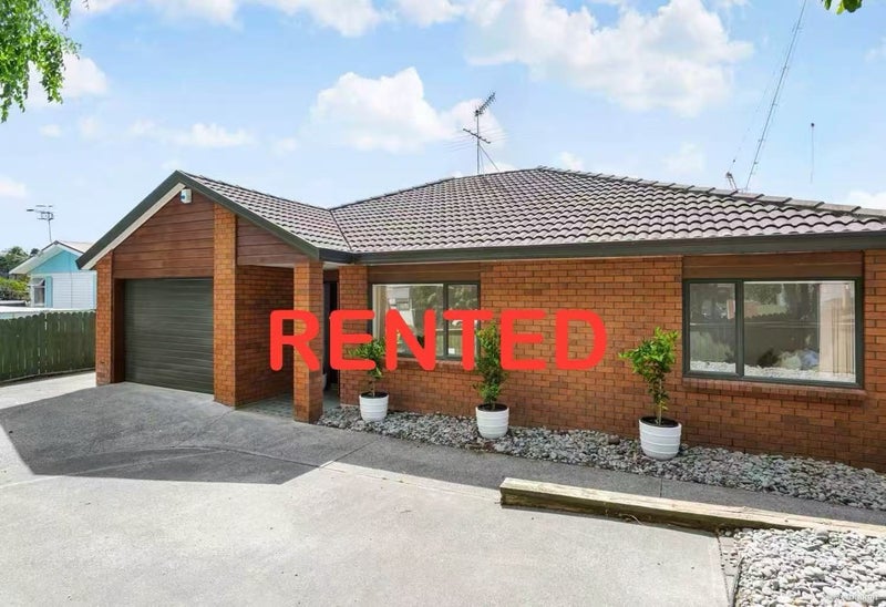 1/13 Thornton Road, Milford, Auckland - Carousel 1