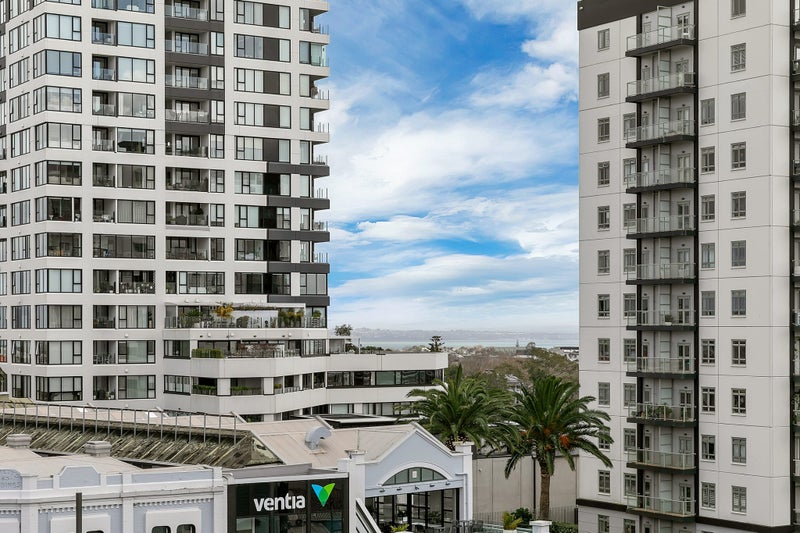 504/1 Cobden Street, Newton, Auckland - Carousel 2