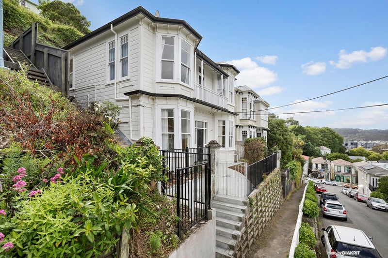 10 Essex Street, Aro Valley, Wellington - Carousel 2