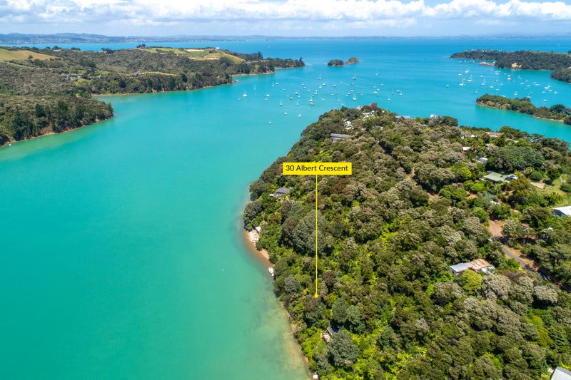 30 Albert Crescent, Ostend, Waiheke Island - Carousel 1