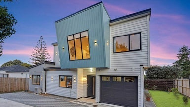 24 Pine Avenue, Henderson, Auckland - Carousel 1