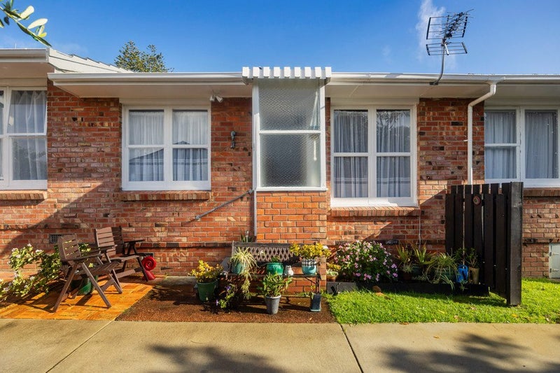 2/10 Walker Road, Point Chevalier, Auckland - Carousel 1