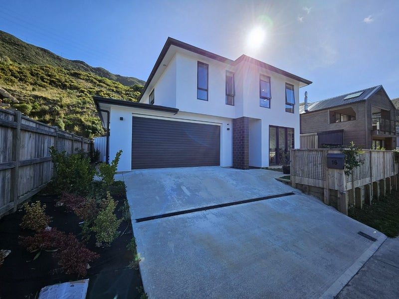 16 Porokaiwhiri Street, Crofton Downs, Wellington - Carousel 1