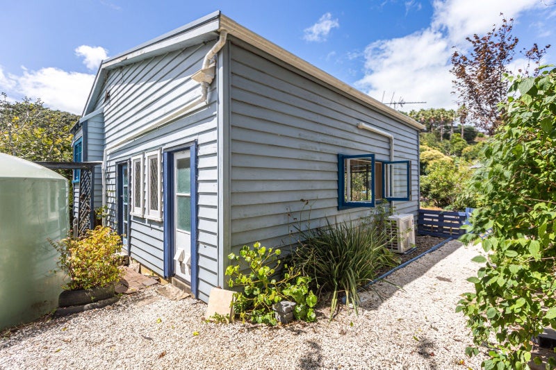 47 Hamilton Road, Surfdale, Waiheke Island - Carousel 2