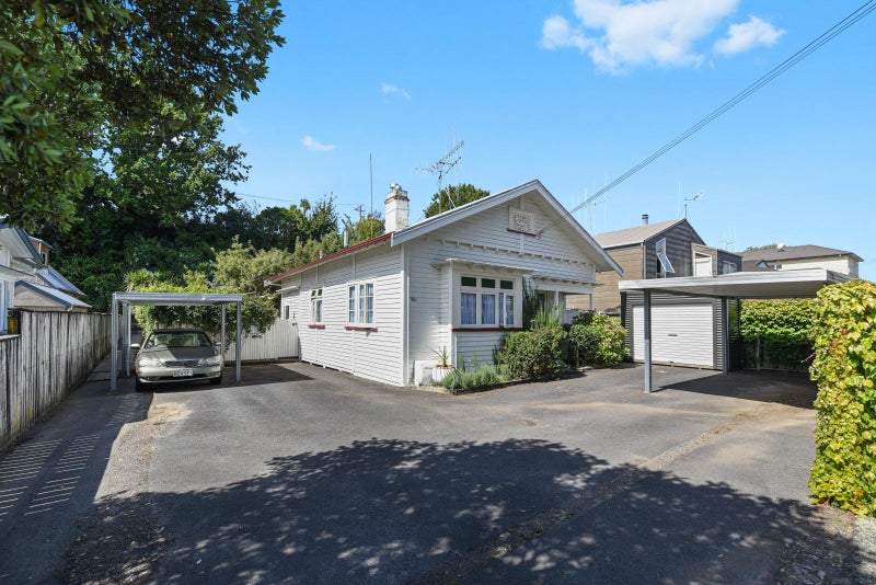 10C Opoia Road, Hamilton East, Hamilton - Carousel 1