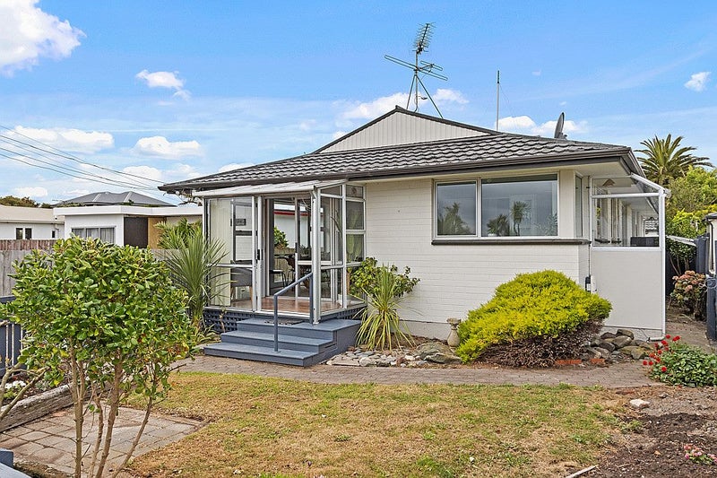 1/407 Estuary Road, South New Brighton, Christchurch - Carousel 1
