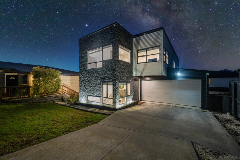 23 Gospel Heights, Flat Bush, Auckland - Carousel 1