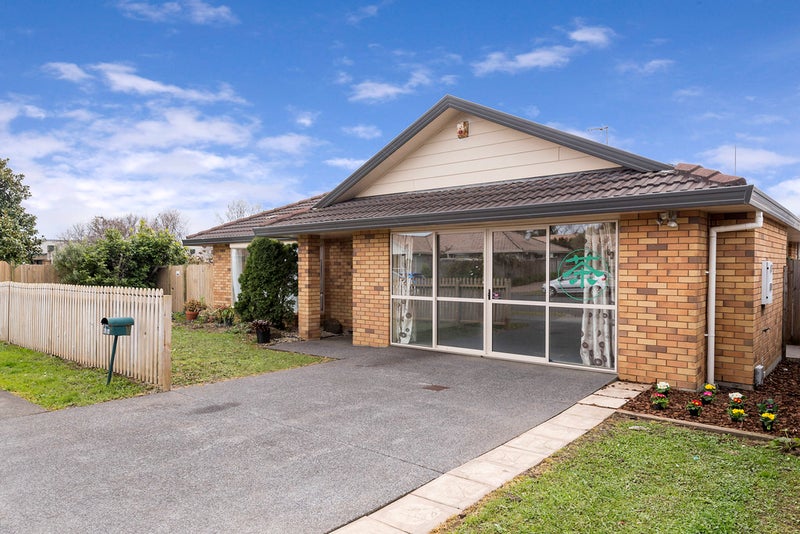 1/83 Meadowland Drive, Somerville, Auckland - Carousel 1