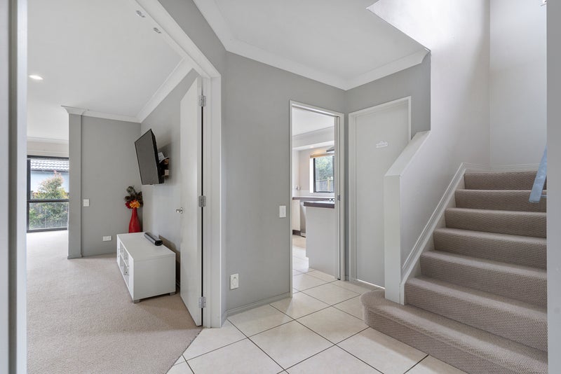 2 Coachman Drive, Flat Bush, Auckland - Carousel 2