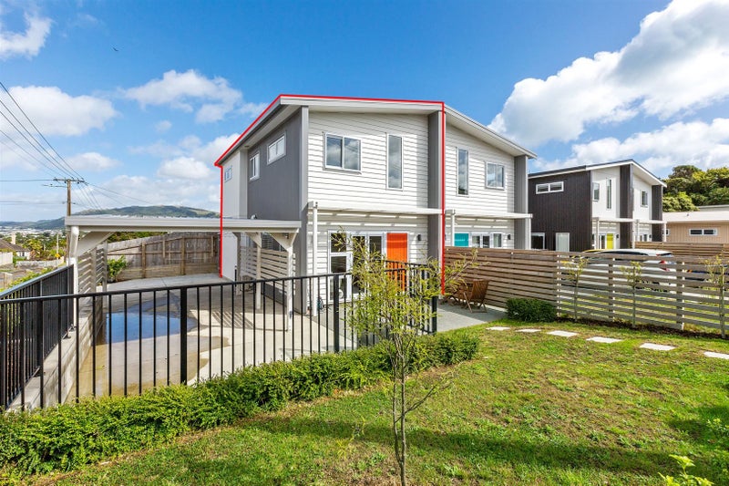 1/1 Murphy Place, Titahi Bay, Porirua - Carousel 1