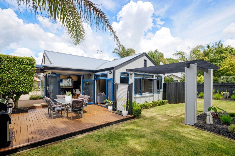 37 Canaandale Drive, Flagstaff, Hamilton - Carousel 1