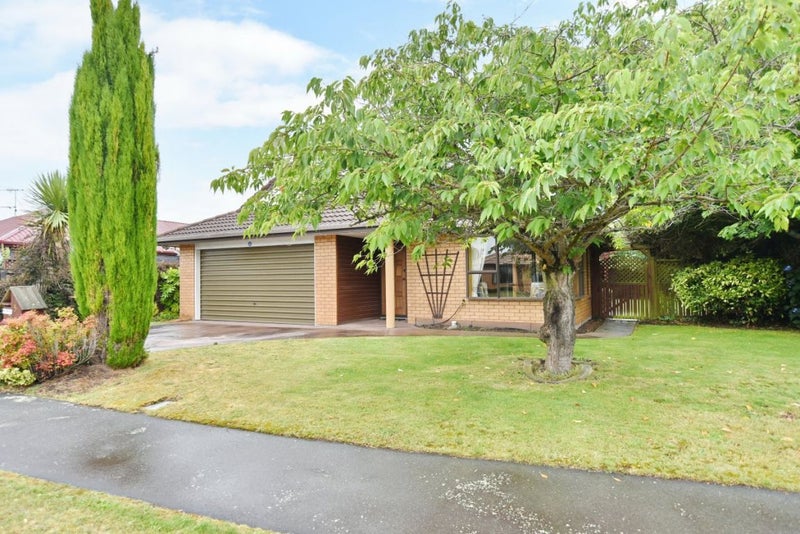 5 Innisfree Place, Northwood, Christchurch - Carousel 2