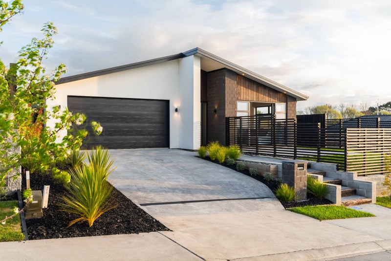 11 Lucina Rise, Peacocke, Hamilton - Carousel 1