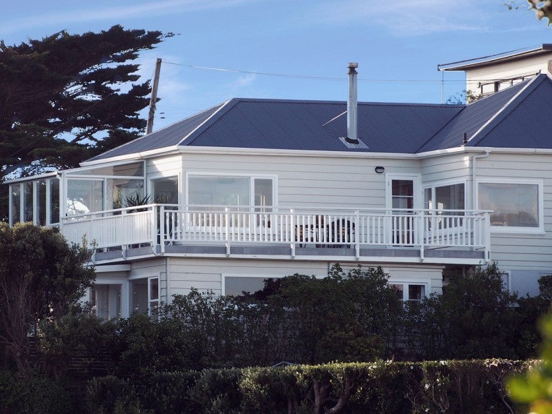 43 Nevay Road, Karaka Bays, Wellington - Carousel 1