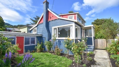 2 Clearwater Street, Broad Bay, Dunedin - Carousel 1