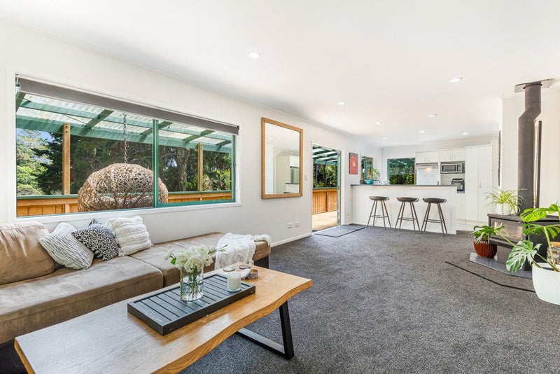 92 Scenic Drive, Titirangi, Auckland - Carousel 1