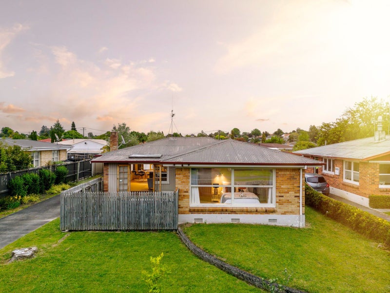 19 Beech Crescent, Hillcrest, Hamilton - Carousel 1