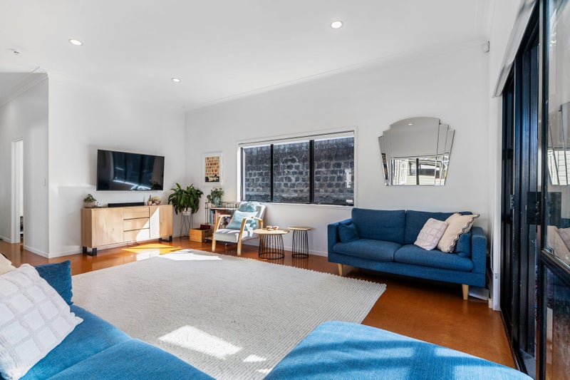 55 Gribblehirst Road, Sandringham, Auckland - Carousel 2