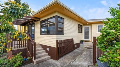 2 Collingwood Street, Raumanga, Whangarei - Carousel 1