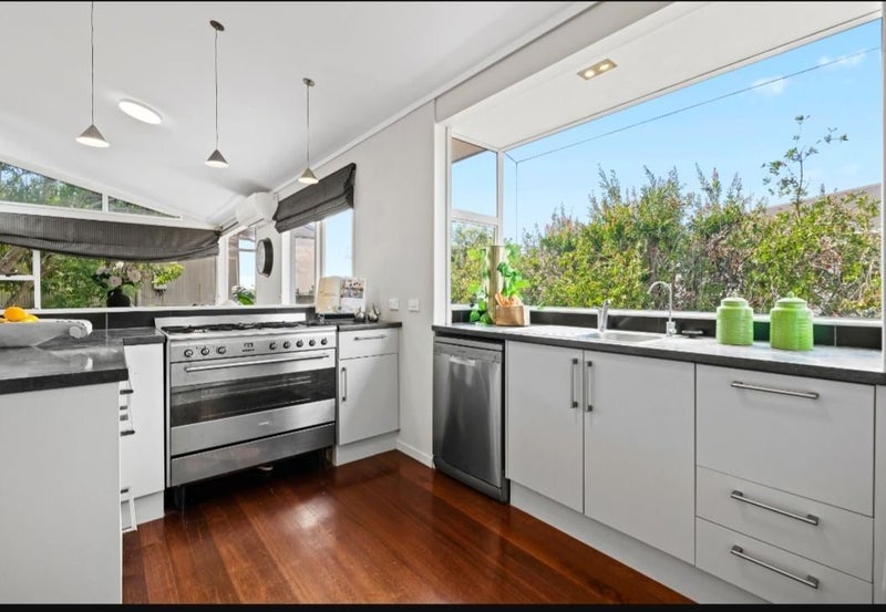 31A Hythe Terrace, Mairangi Bay, Auckland - Carousel 2