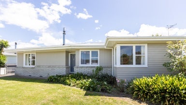 33 Clark Avenue, Pirimai, Napier - Carousel 1