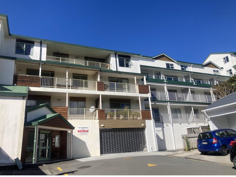 21/8 Girton Terrace, Mount Cook, Wellington - Carousel 1