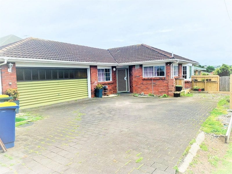 1/77 Shakespeare Road, Milford, Auckland - Carousel 1