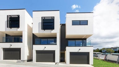 6/14 Hewlett Road, Massey, Auckland - Carousel 1