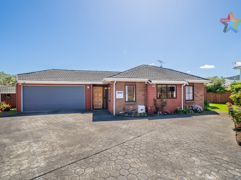 2/25 De Menech Grove, Avalon, Lower Hutt - Carousel 1