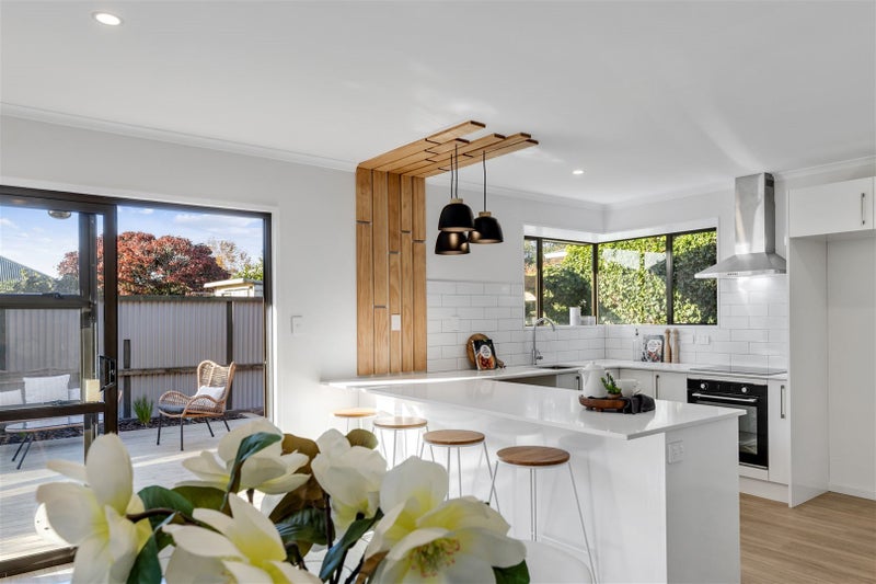 2/11 Gatonby Place, Avonhead, Christchurch - Carousel 1