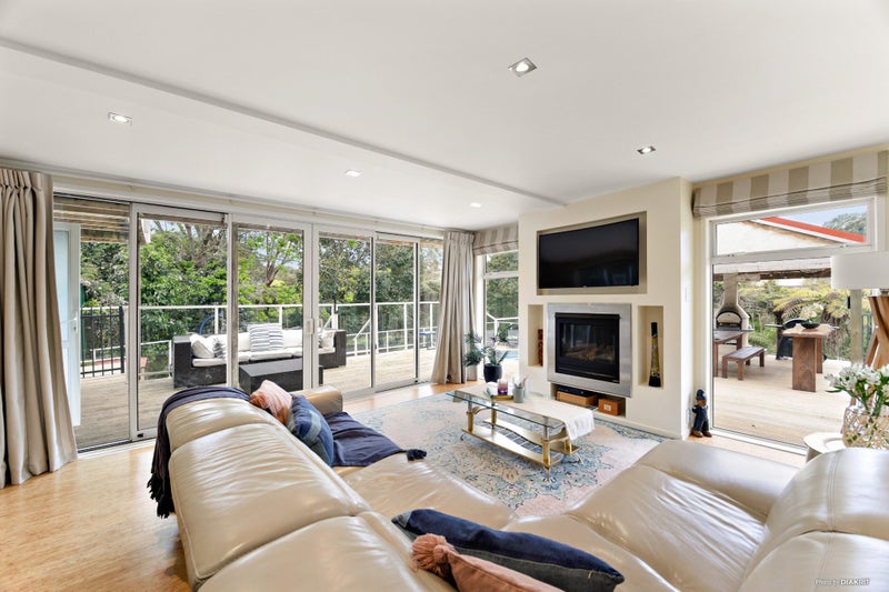 19 Cyclades Place, Shelly Park, Auckland - Carousel 28