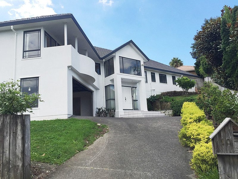 10 Arirang Rise, Pinehill, Auckland - Carousel 1