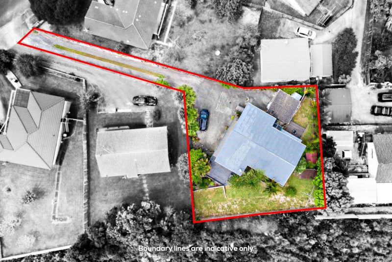 20 Holmes Drive, West Harbour, Auckland - Carousel 1