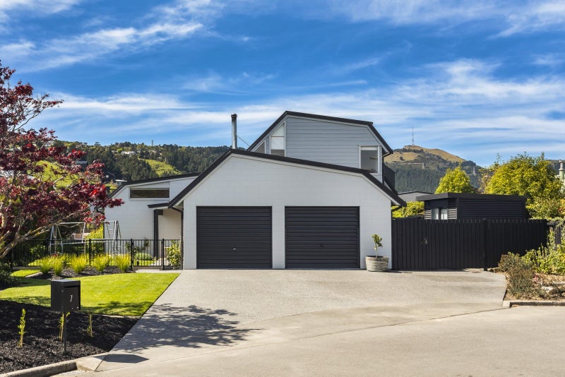 7 Bridgemere Lane, Cracroft, Christchurch - Carousel 1