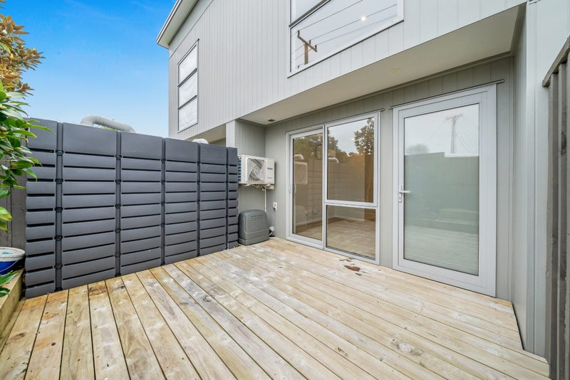 74B Stanley Road, Glenfield, Auckland - Carousel 1