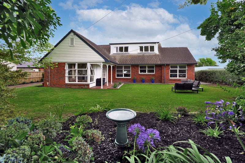 47 Queenwood Avenue, Queenwood, Hamilton - Carousel 1