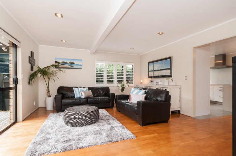 16 Waller Avenue, Bucklands Beach, Auckland - Carousel 2