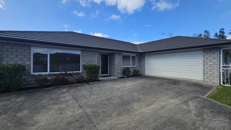 10 Garrett Drive, Whalers Gate, New Plymouth - Carousel 1