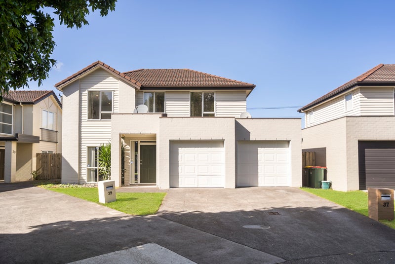 37 Calumet Way, Takanini, Auckland - Carousel 1