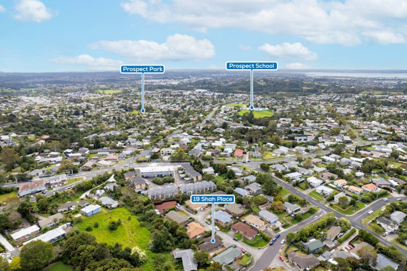 19 Shah Place, Glen Eden, Auckland - Carousel 2