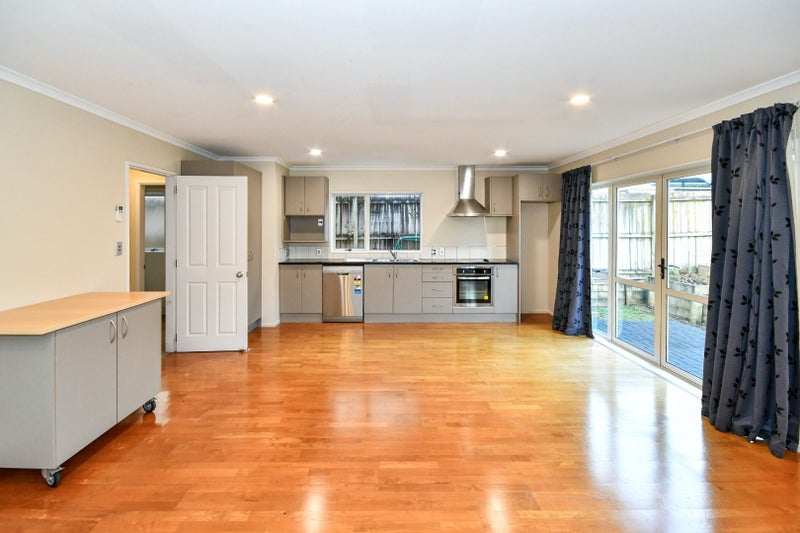 33 Baverstock Road, Flat Bush, Auckland - Carousel 2