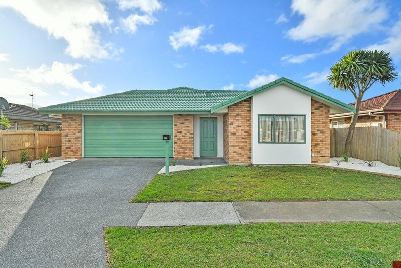 10 Rock Daisy Crescent, Mangere, Auckland - Carousel 2