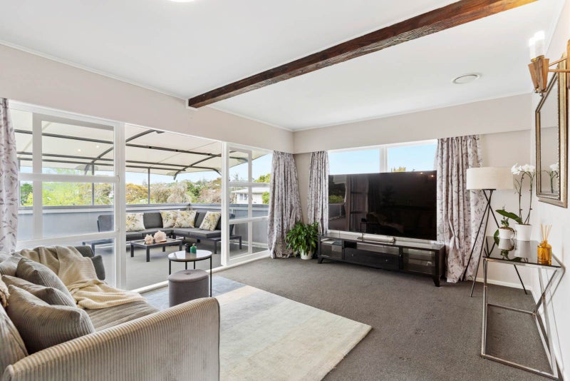 30 Japonica Drive, Beach Haven, Auckland - Carousel 2