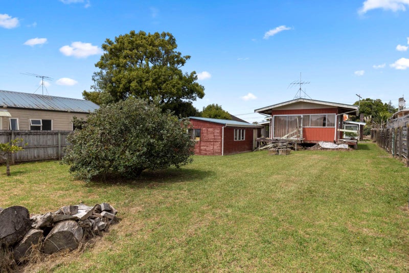 5 Levesque Street, Birkdale, Auckland - Carousel 1