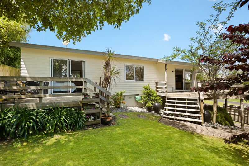 1 Moreland Avenue, Pukete, Hamilton - Carousel 1